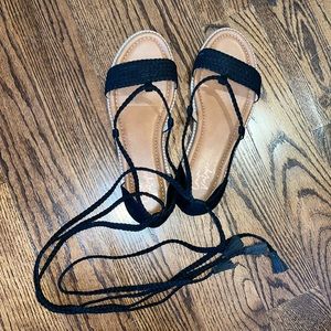 Lace-up Black Flat Gladiator Sandals
